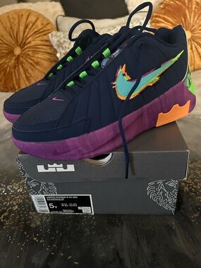Nike Kids' Navy LeBron Witness Basketball Shoes - Purple/Teal Accent - Brand New